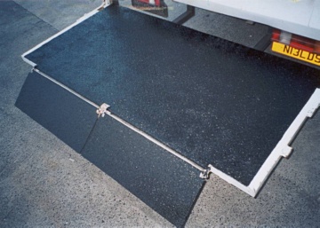 Speedliner  Tail Lift. Gritted Anti-Slip.